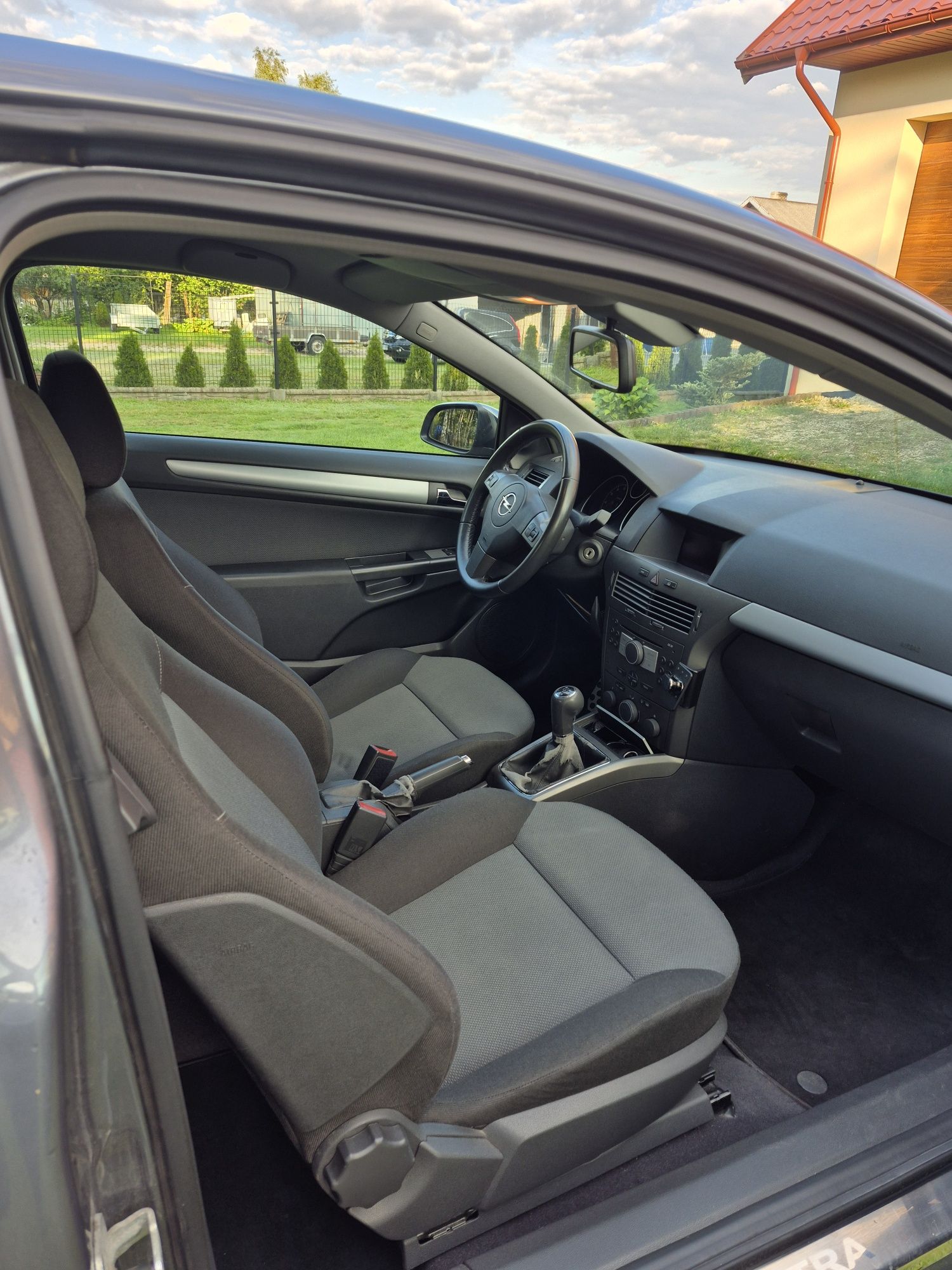 Opel Astra H GTC 1.8 125km