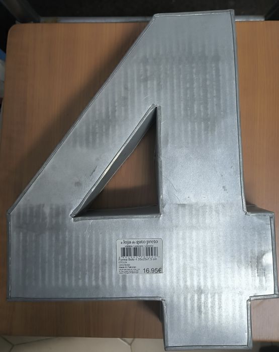 Forma de bolo número 4 nova