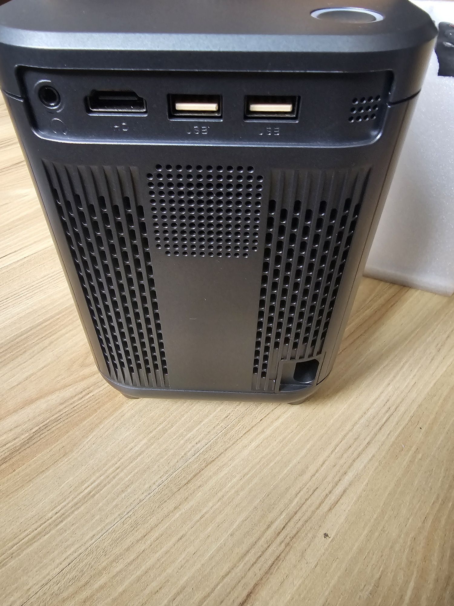 Projektor TFT LCD LED sprawny działający okazja wifi bluetooth 5.0