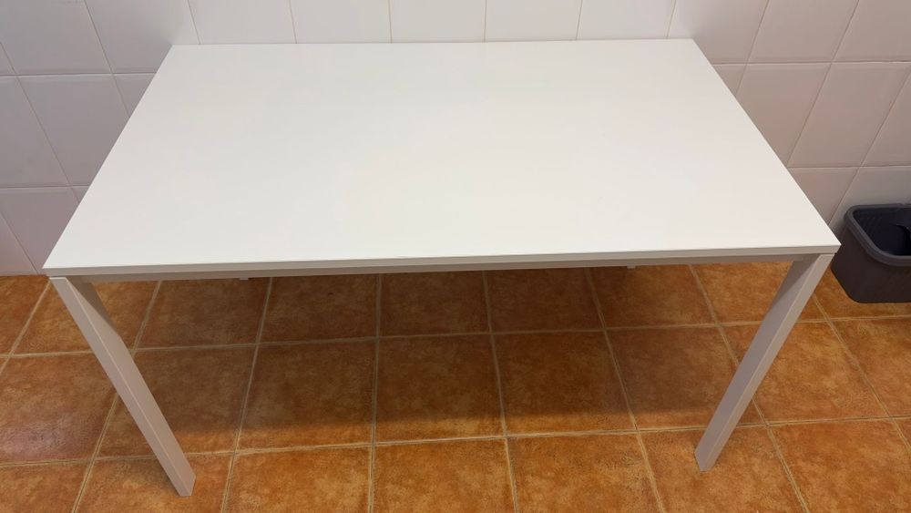 Mesa branca IKEA