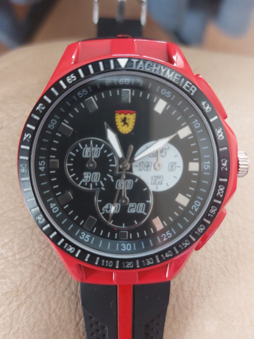 Relogio Ferrari novo