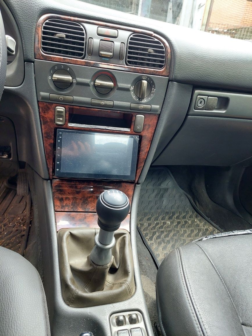 Volvo V40 1999 em bom estado