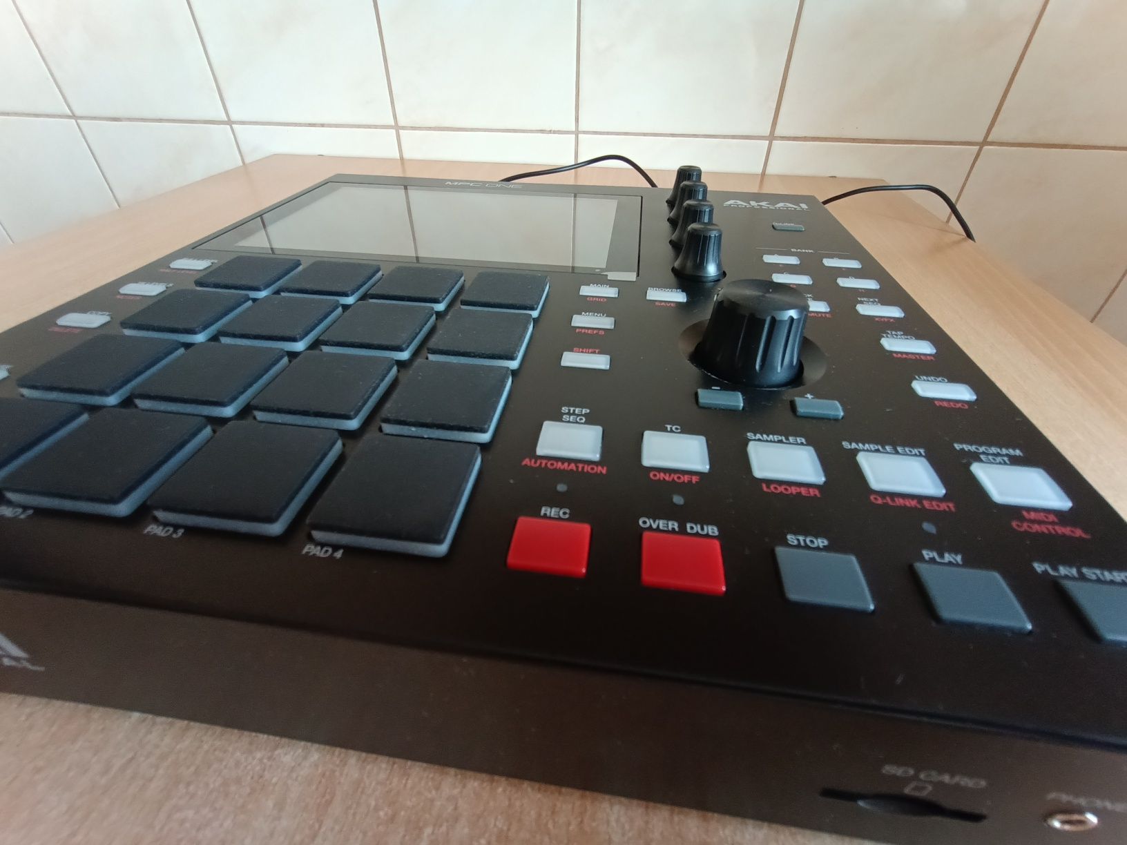 Akai   mpc   one