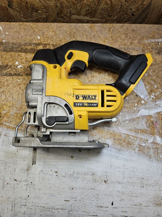 Dewalt DCS331 wyrzynarka akumulatorowa 18v