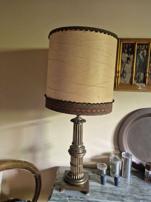 Candeeiro de Pé Metalico