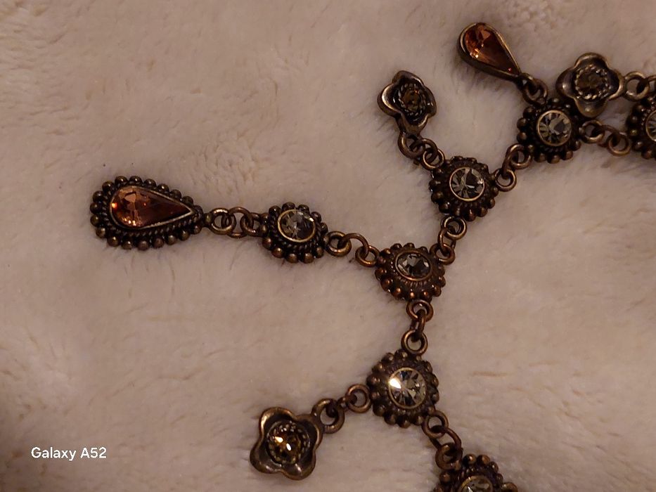 naszyjnik w stylu secesyjnym z miedzi z kryształkami