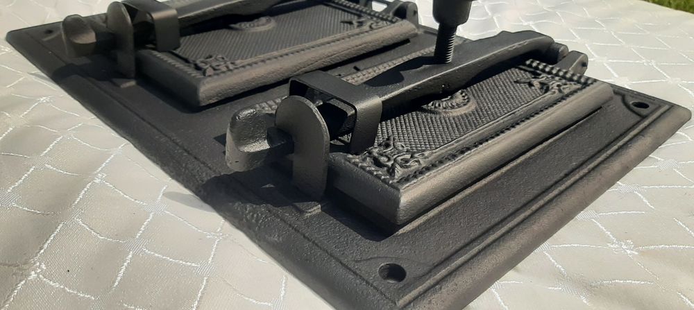 Drzwiczki żeliwne do pieca wędzarni  AGA  2.