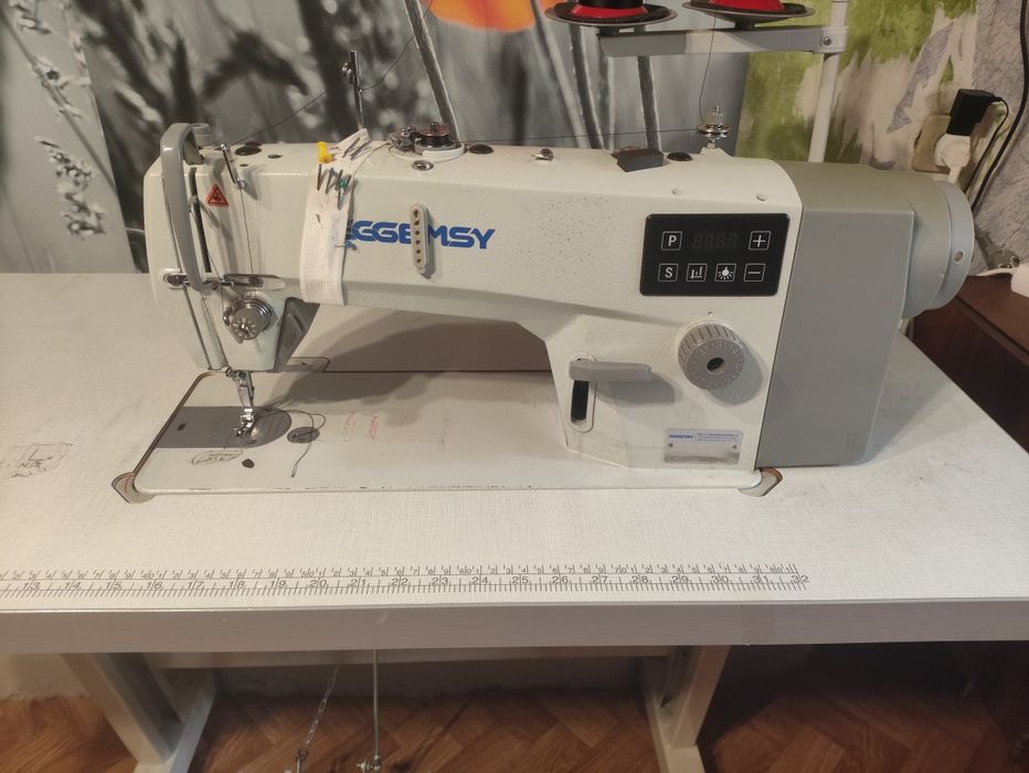 Продам швейную машинку Gemsy SG8802E-H