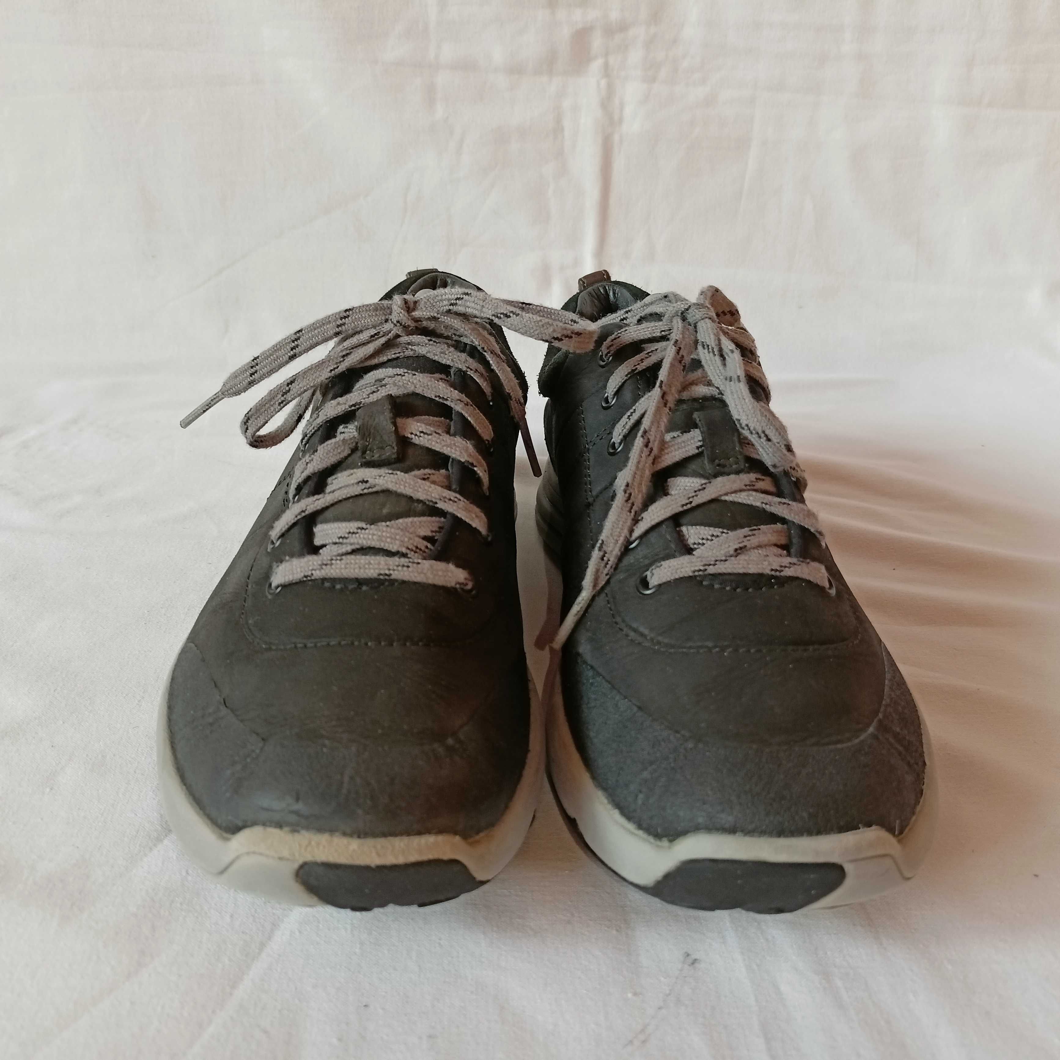 Clarks roz. 39, 5 /UK 6 D/- dł. wkł. 25 cm- skóra