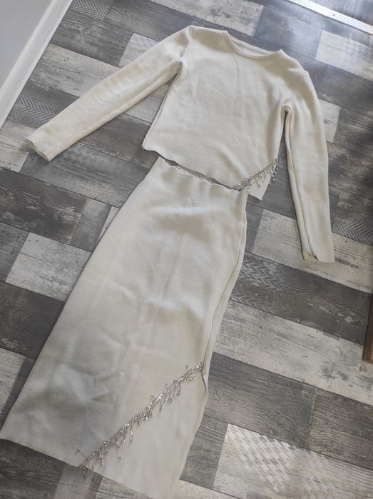 Продам костюм 42-44