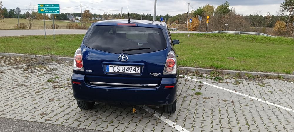 Toyota Corolla Verso 7 osobowa GAZ długie opłaty
