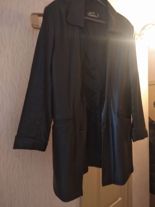 Женский кожаный пиджак