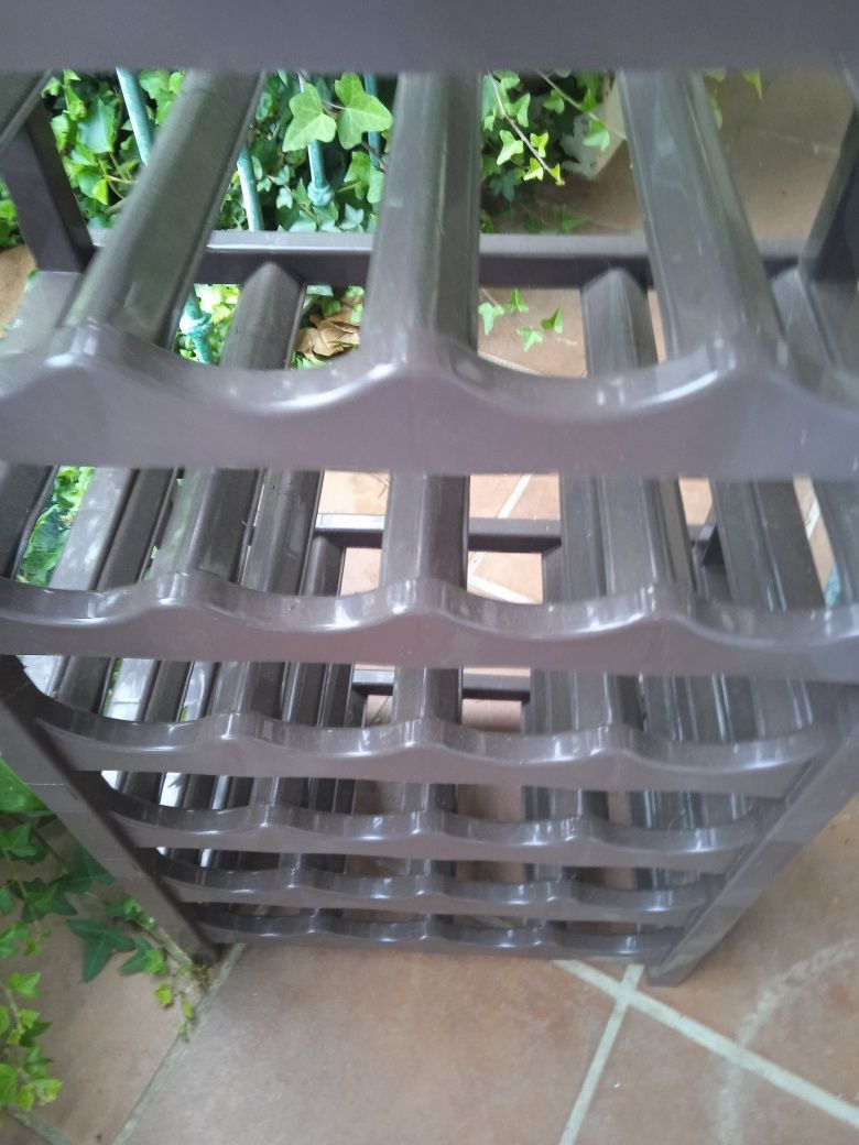 Garrafeira em Pvc castanho