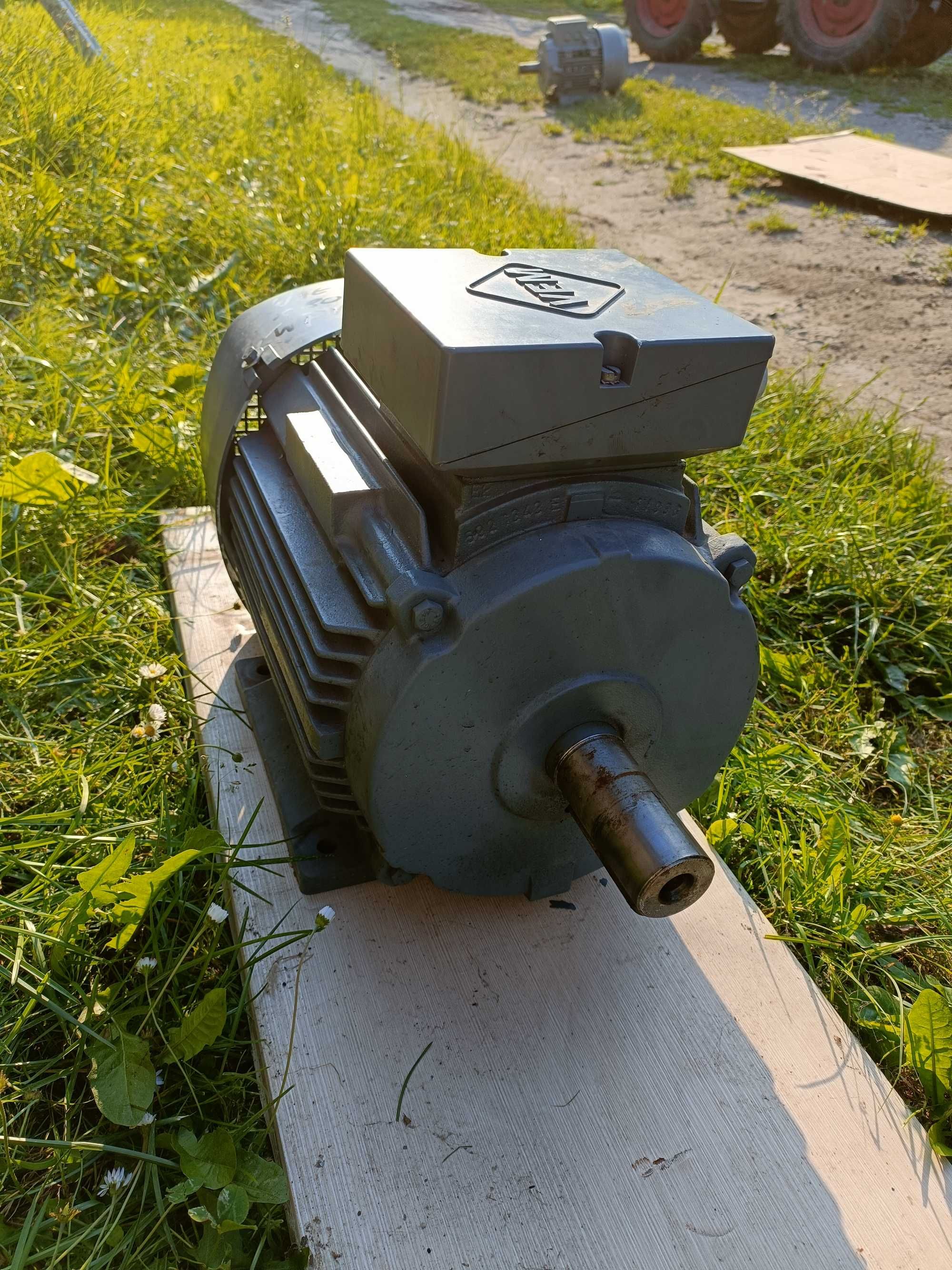 Silnik elektryczny VEM 3 fazowy dwubiegowy 2 2 / 6 kW