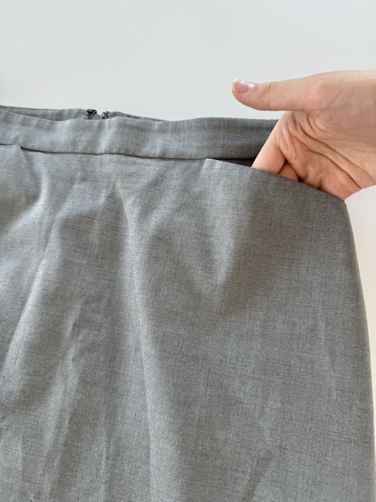 Szara spódnica UNIQLO