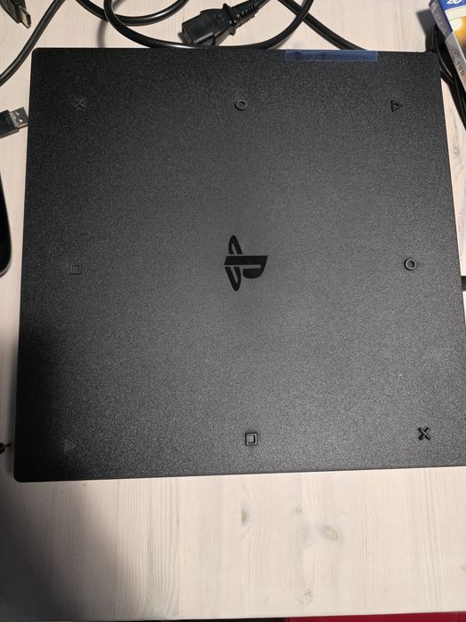 Playstation 4 Pro 1 tb