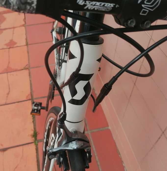 Bicicletas 2 BTT + 1 Estrada + 1 criança