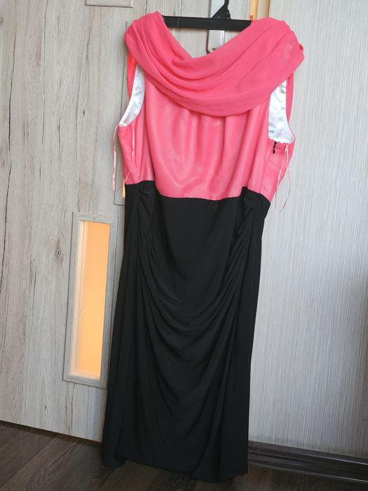 Sukienka wizytowa raz założona