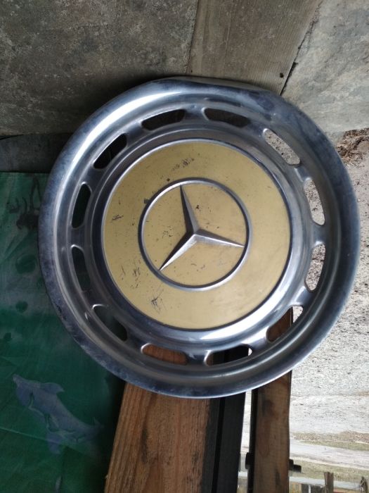 Колпак с Mercedes-Benz. Нержавейка.