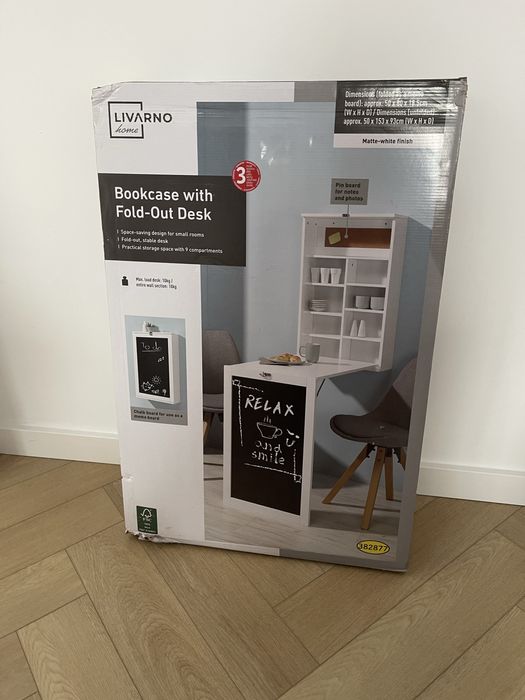 Regał ścienny ze składaną półką biurko