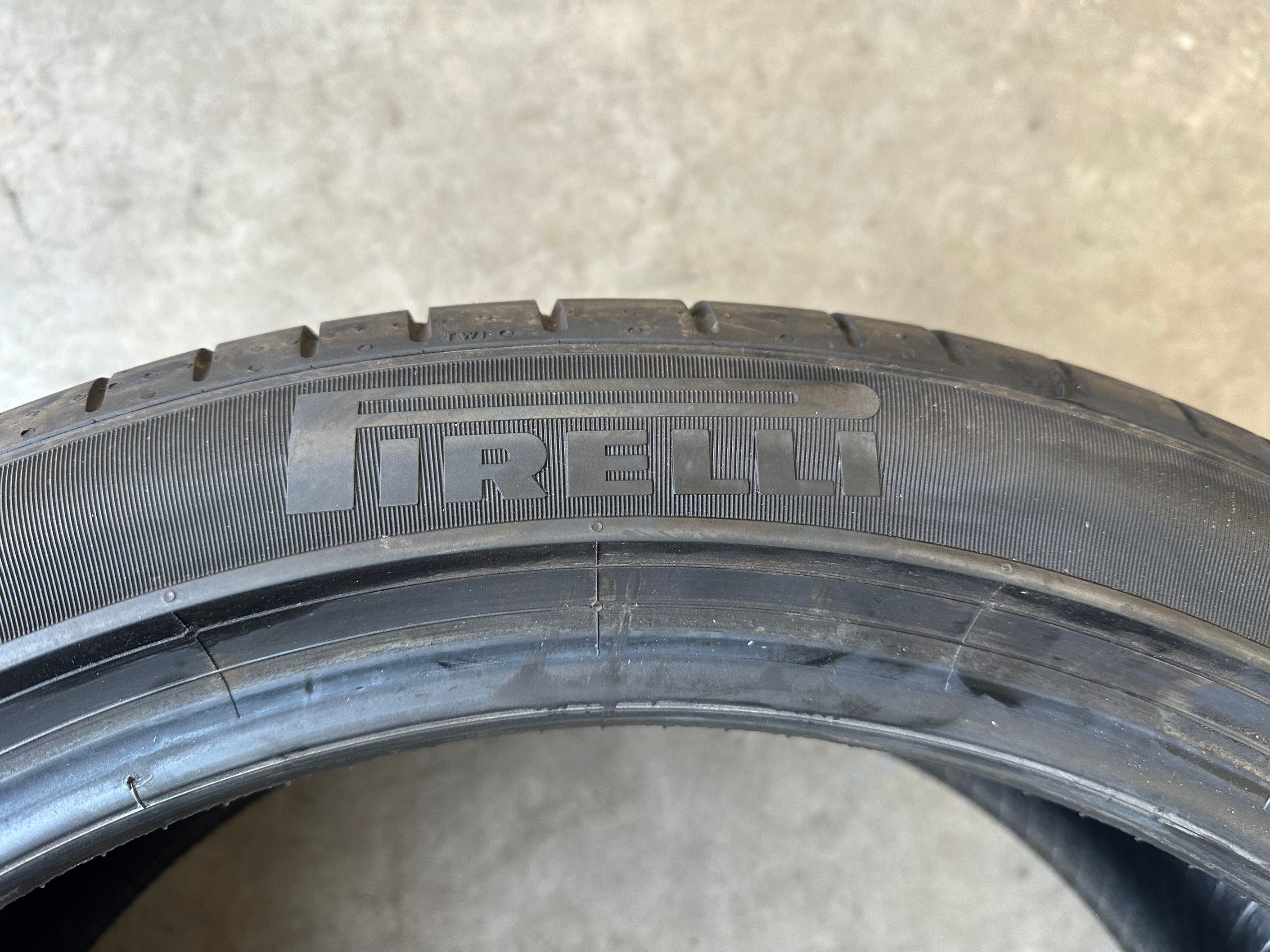 Opona Pirelli P Zero - 255/40/20
