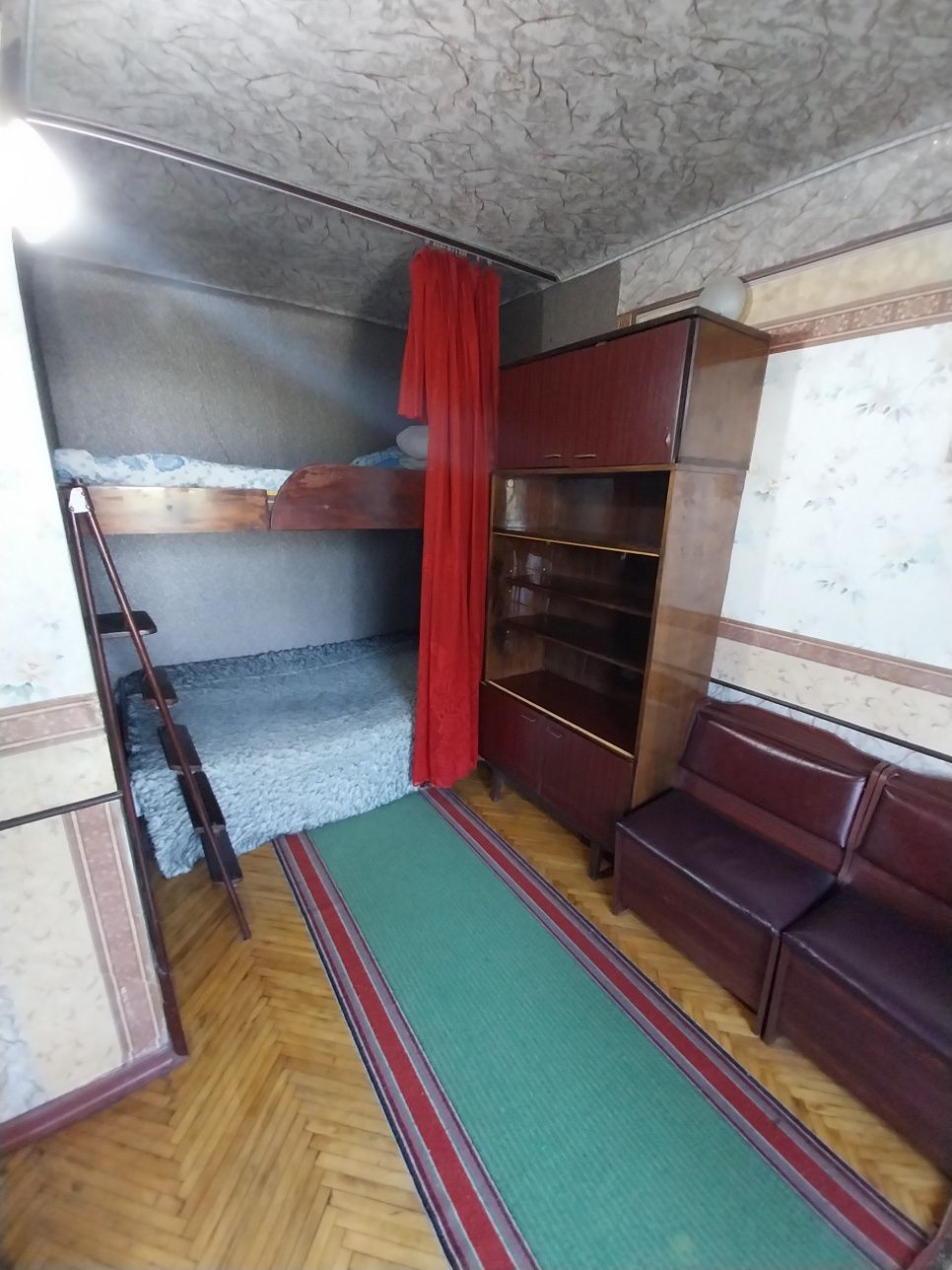 Сдам однокімнатну метро Чернігівська ,вул Мілютенко 3
