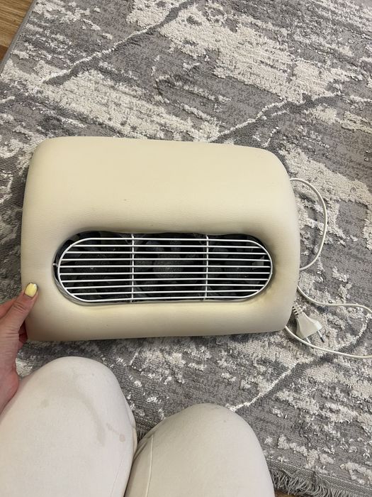 Витяжка для манікюру в ідеальному стані