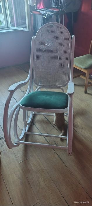 Fotel bujany biały
