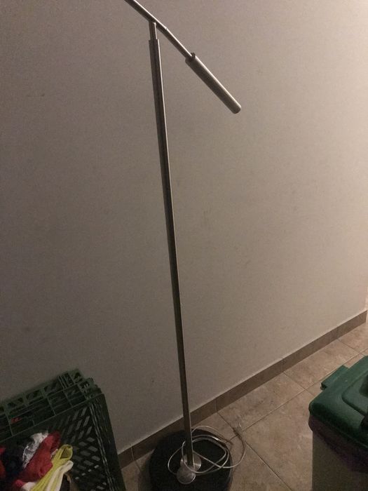Candeeiro de pé alto