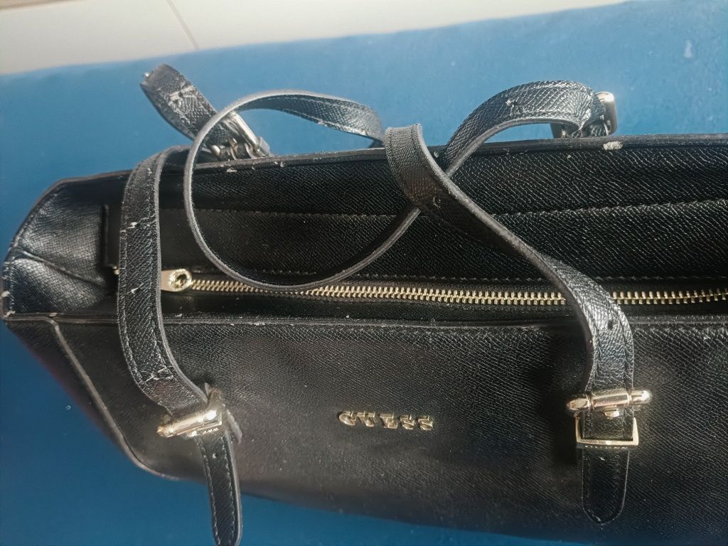 Guess torebka mieszczaca a4 do reki