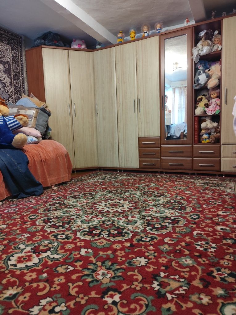 Продаж частини будинку біля річки