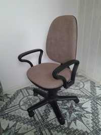 Krzesło obrotowe biurkowe beżowe