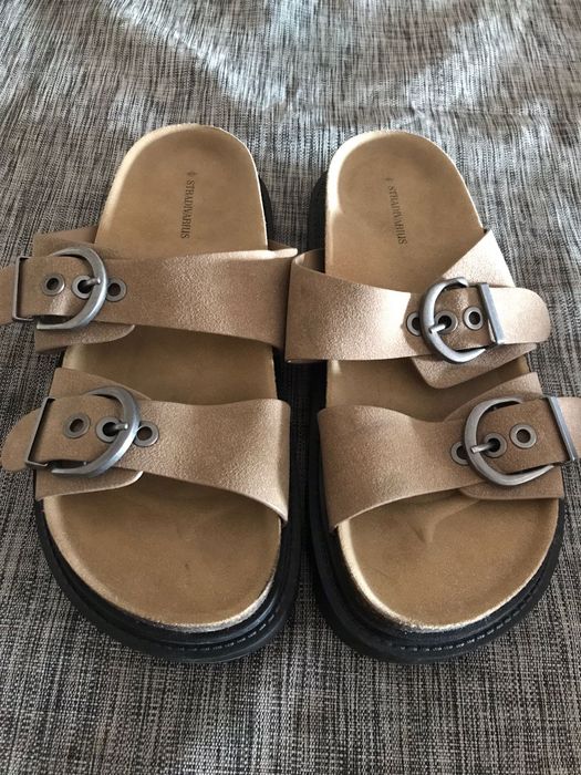 Sandálias bege Stradivarius