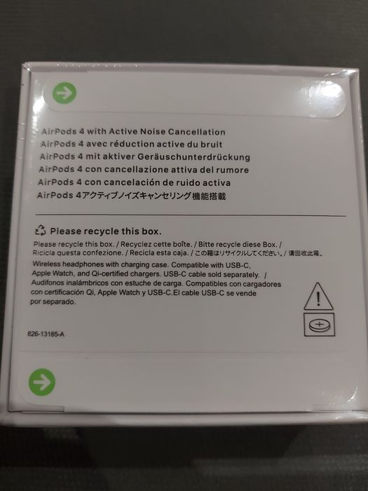 AirPods 4 with actvi noise cancellation