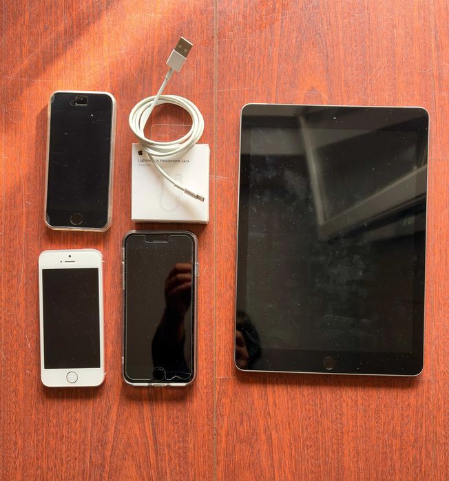 iPhones SE + iPad