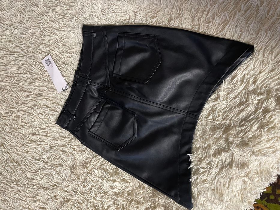 Спідниця з екошкіри