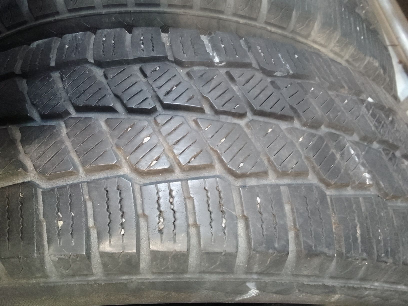 2 Opony zimowe 205/65r16C GOODRIDE