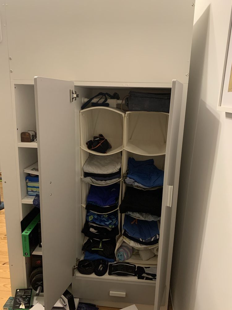 Łóżko na antresoli z biurkiem i szafą IKEA
