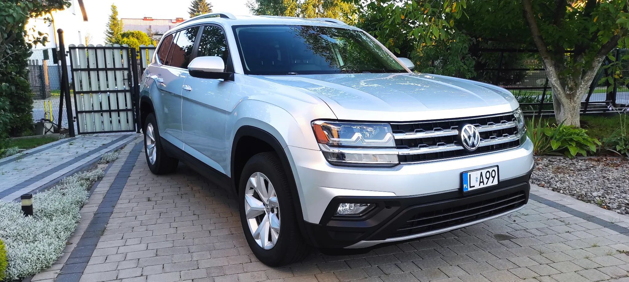 Volkswagen Atlas Śliczny -- 3.6 Benzyna - 7 Osób