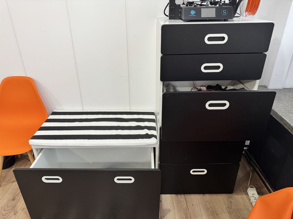 Szafki i regaly  IKEA sprzedam w dobrej cenie.