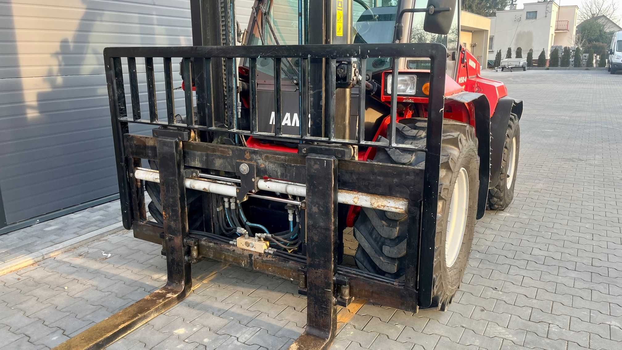Wynajem wózka widłowego terenowego MANITOU 5 T