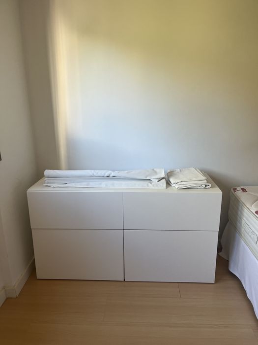 Armario ikea com gavetas e portas