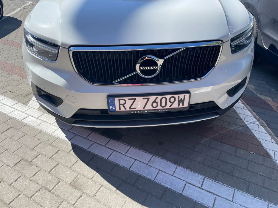 Volvo XC 40 pierwszy właściciel ,niski przebieg ,przeglądy w ASO