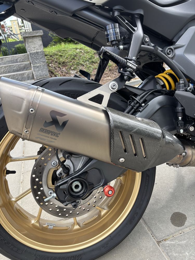 Yamaha R7 akrapovic, quickshifter + dodatki