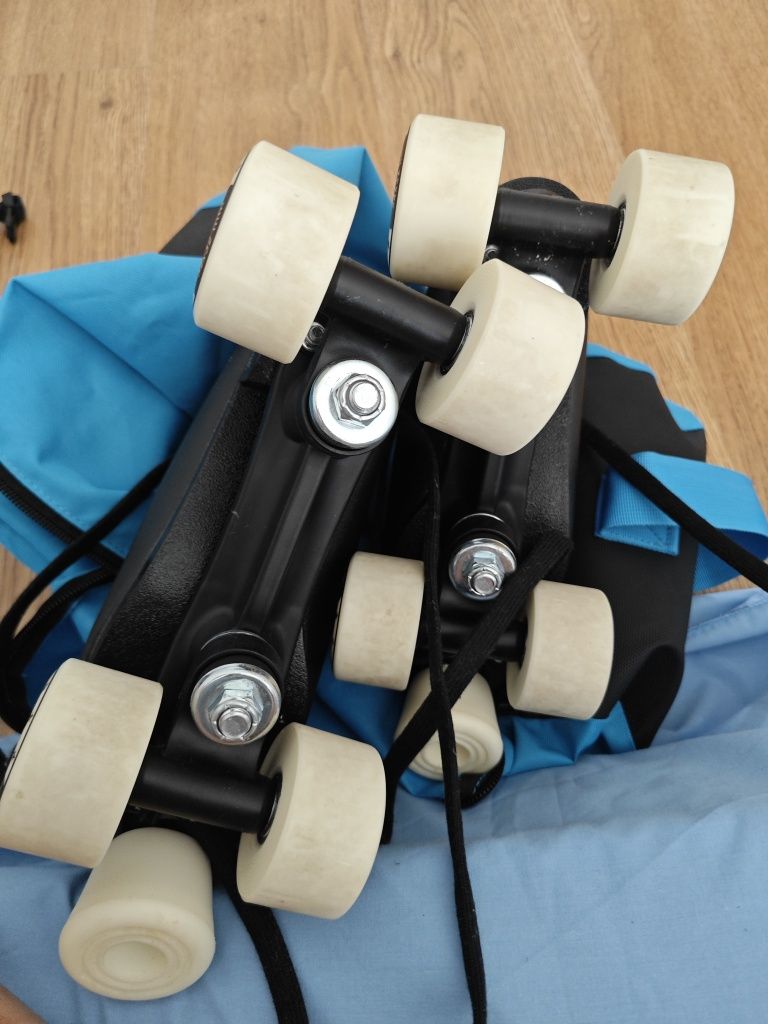 Patins seminovos com kit completo