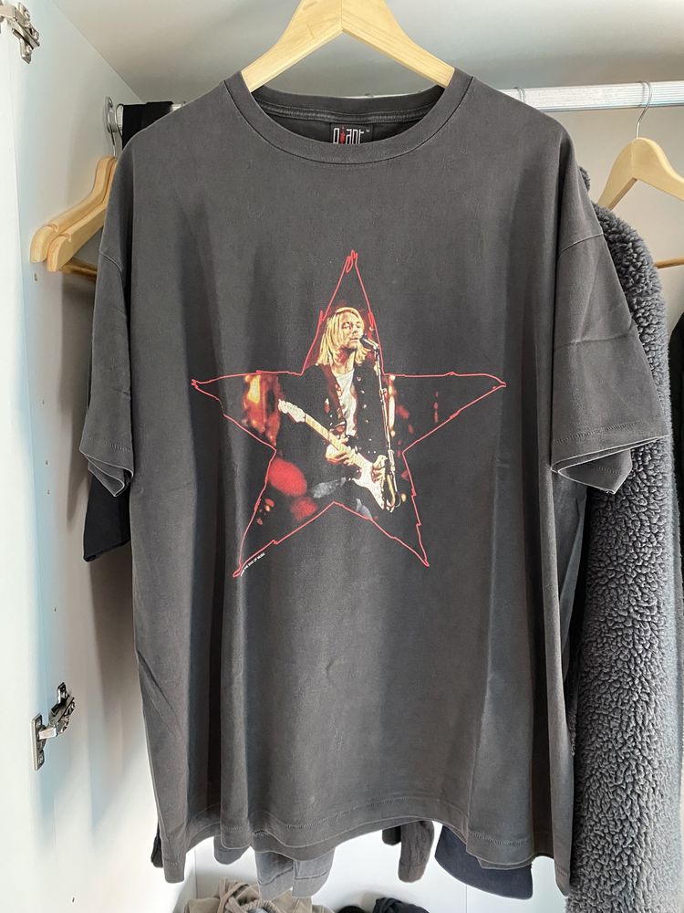 Kurt cobain T-shirt