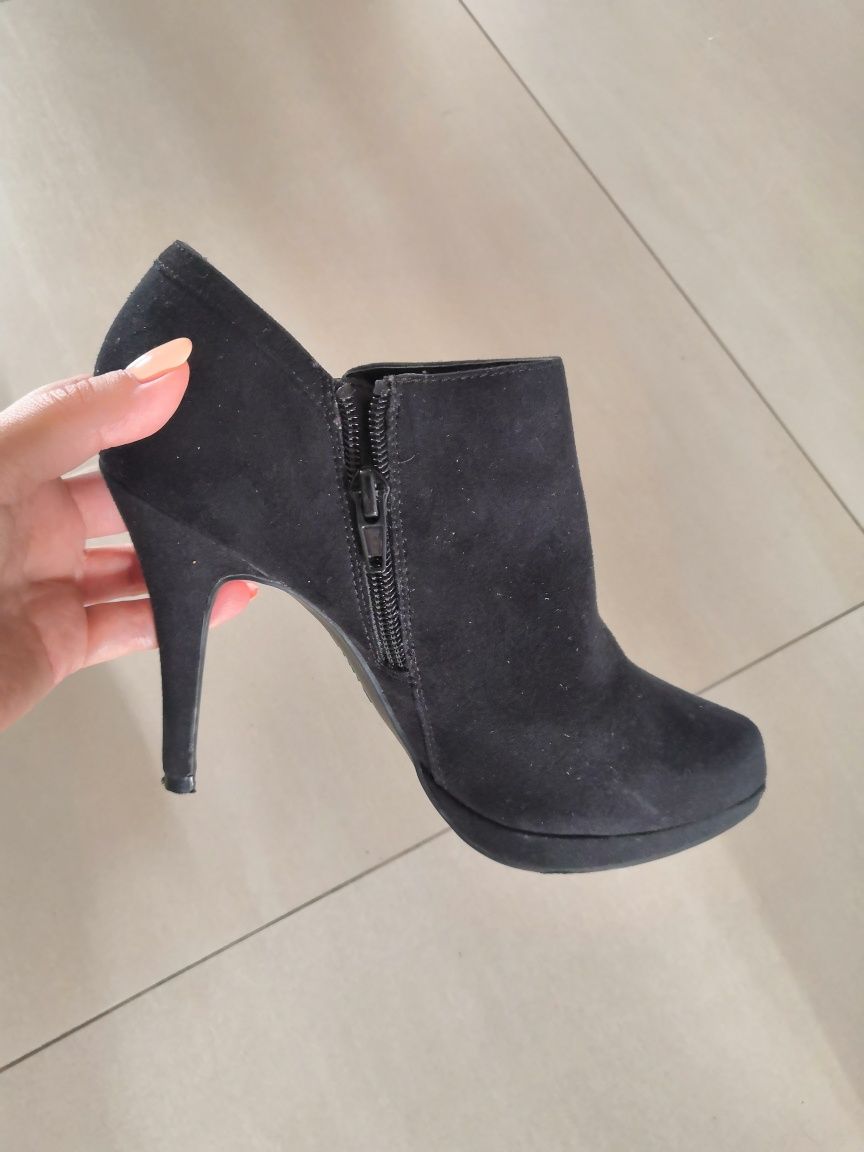 Buty czarne botki 37