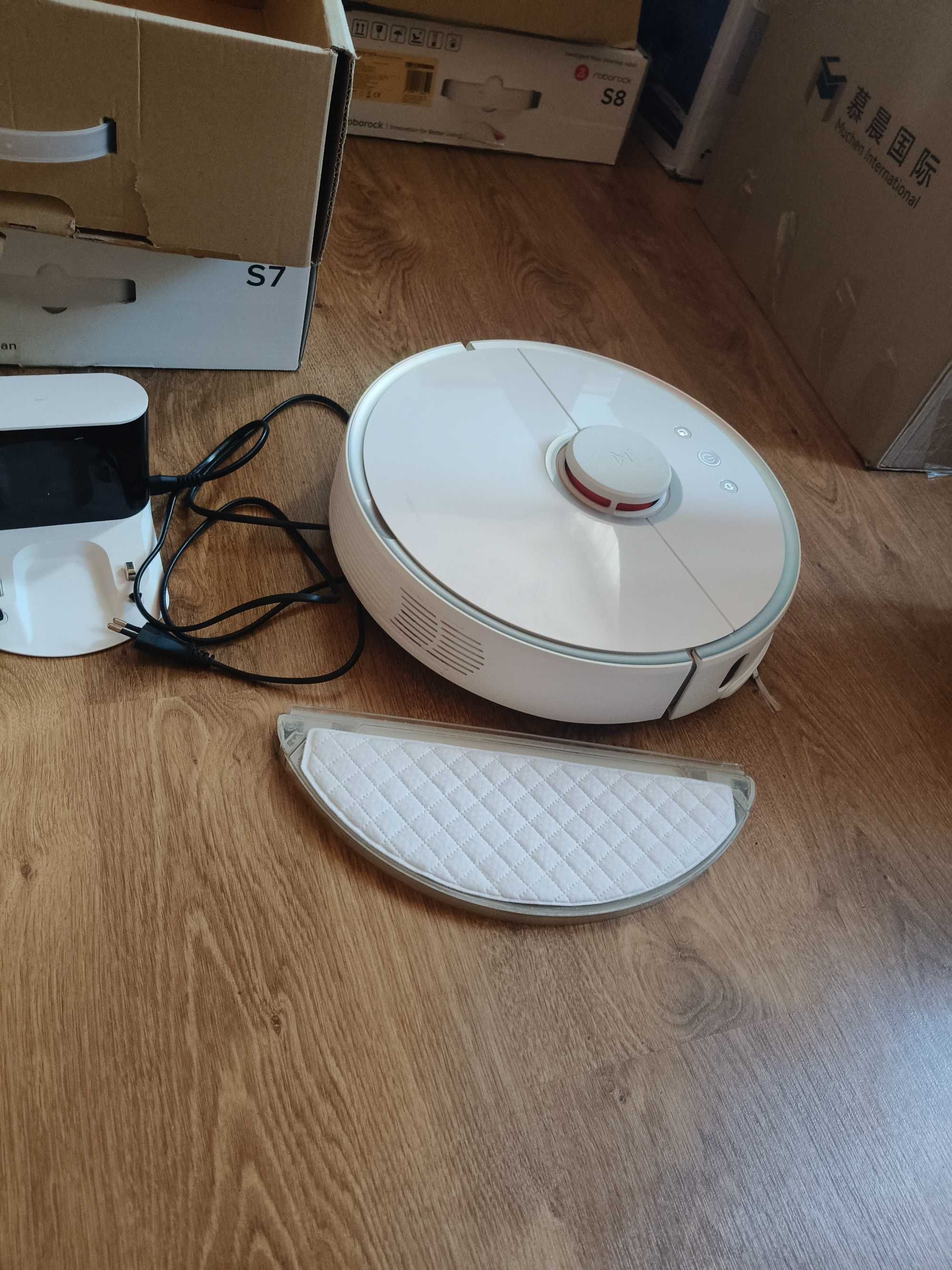Nowy Roborock s5 odkurza i myje