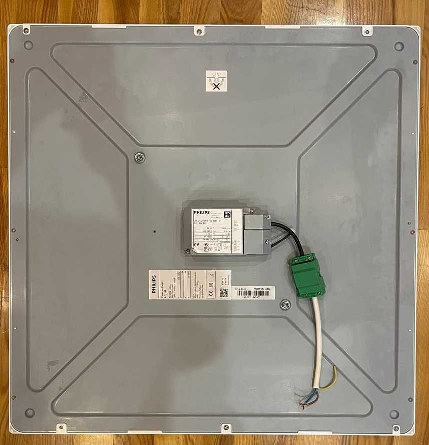 Продам cвітлодіодну панель Philips CoreLine Panel RC125B
