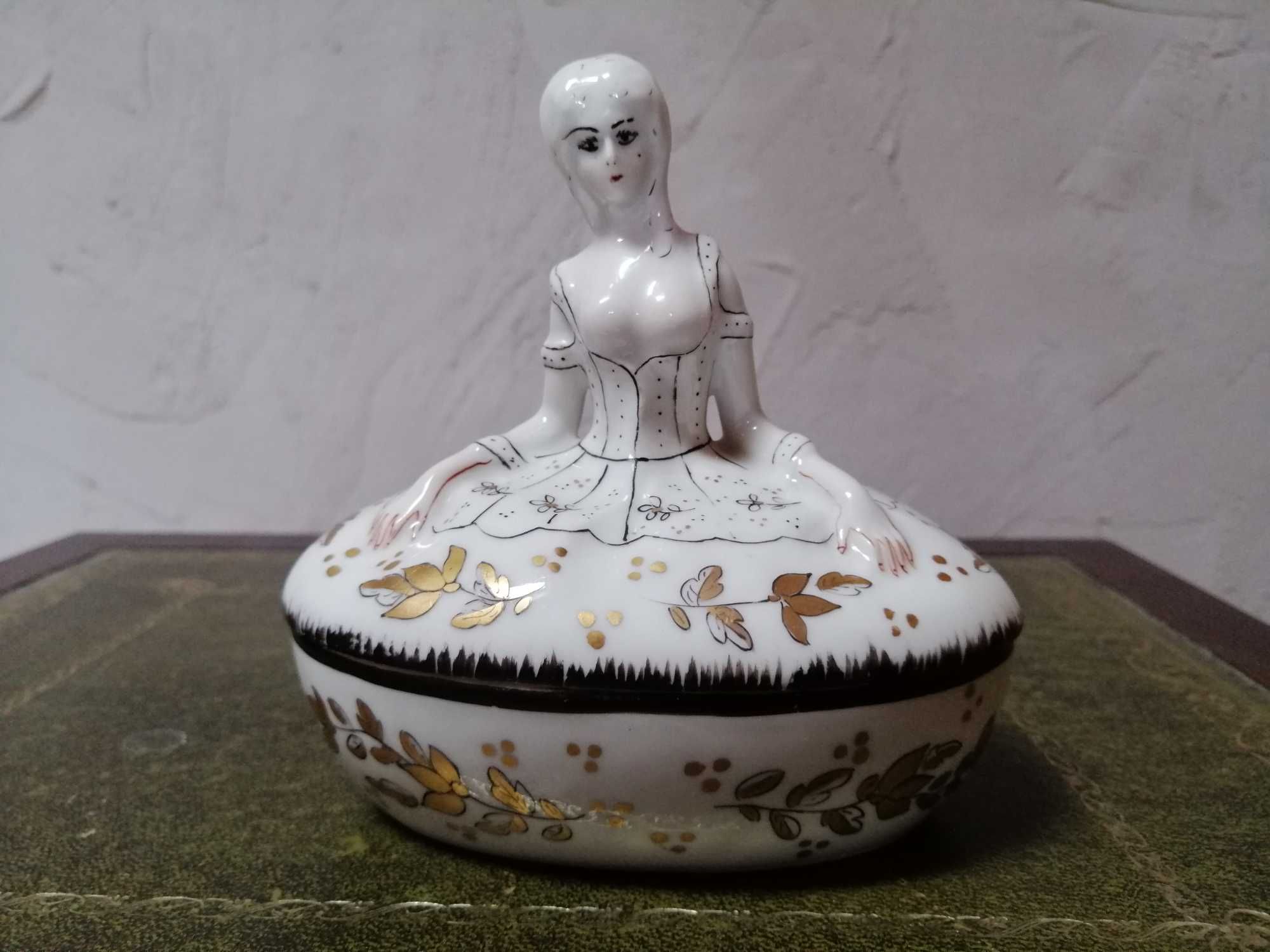 Szkatułka porcelanowa baletnica Heldey Limoges